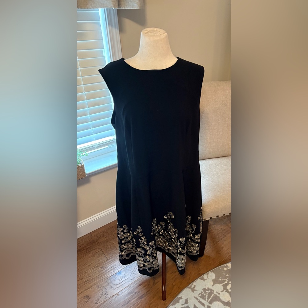 Calvin Klein - Picture 6 of 12